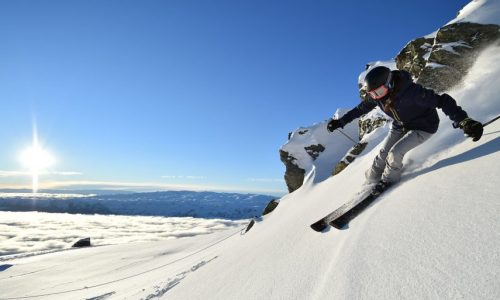 Cardrona Alpine Resort - Woman Ski - highres