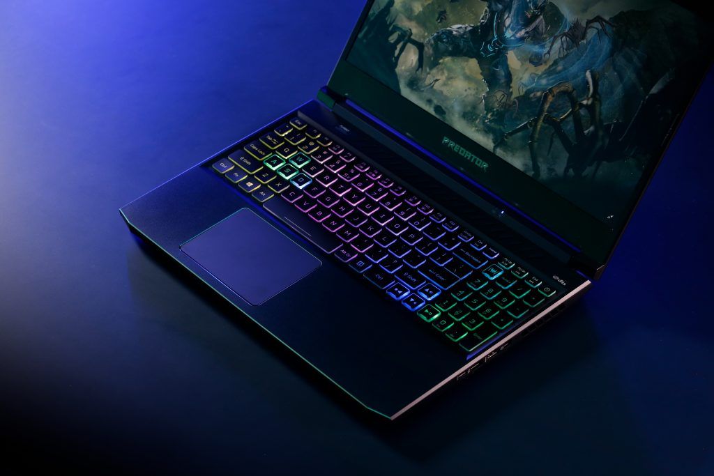 The Ultimate Gaming Laptop – Hands On With Helios 300