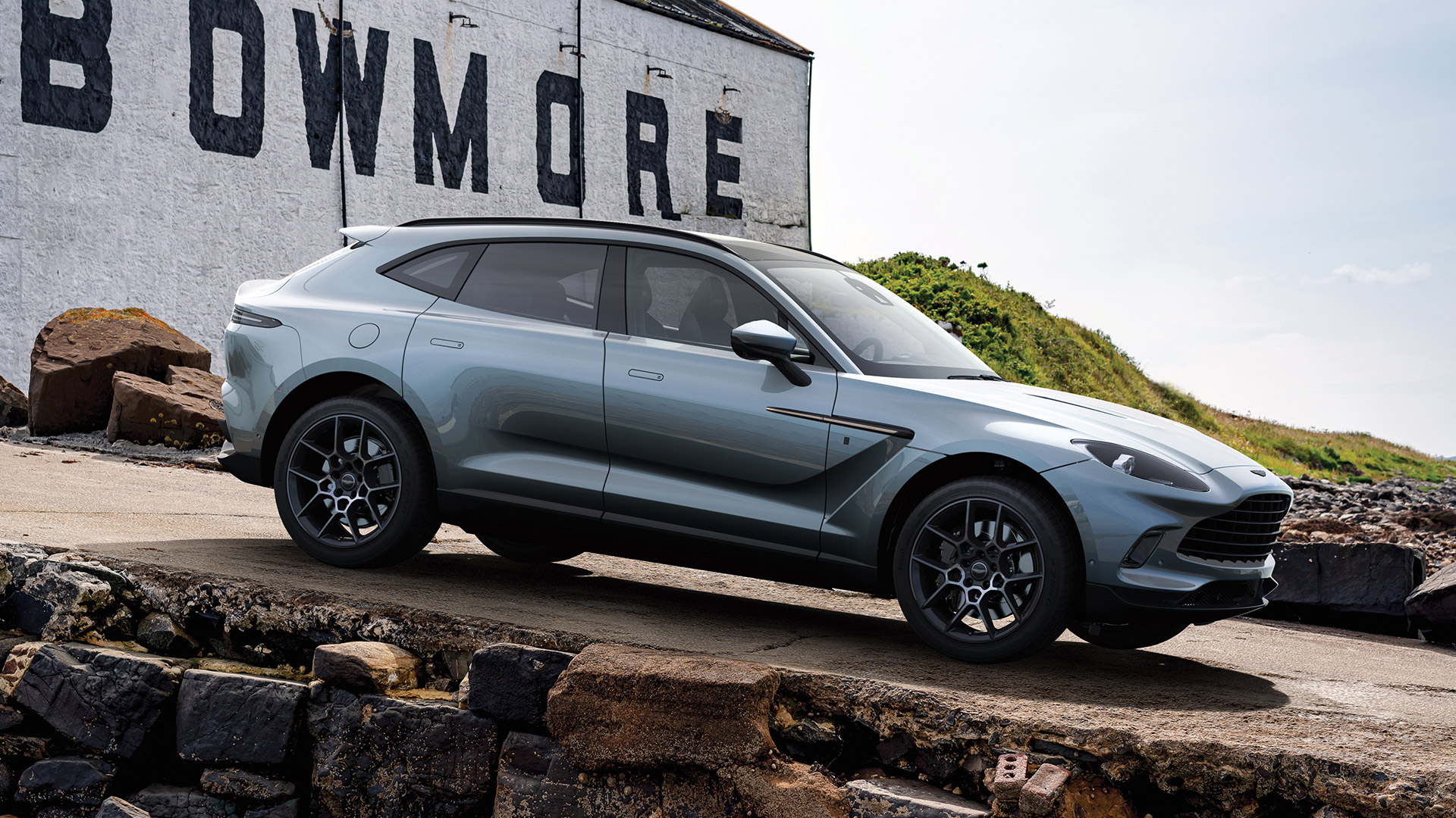 Aston Martin’s First Ever Luxury SUV: Your First Look