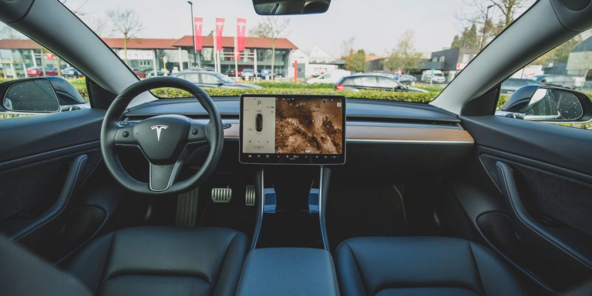 M2now.com -Tesla Looks To Put 'Self-Driving' Into Action, But Not How We Might've Once Imagined