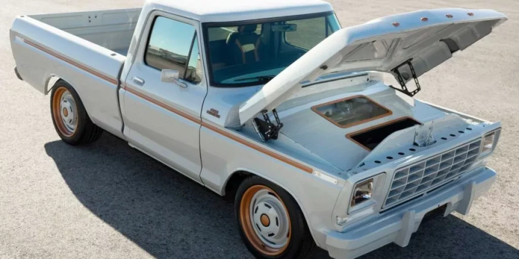 This Ford F-100 Eluminator Concept Brings The Style Of The 70’s To The Electric Age