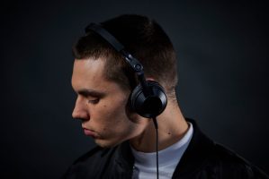 M2now.com - DJ Headphones That Weigh No More Than Your Cap