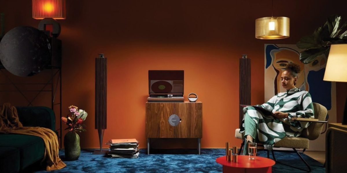 M2now.com - 6 Pieces Of Tech To Show That You're Discerning AF