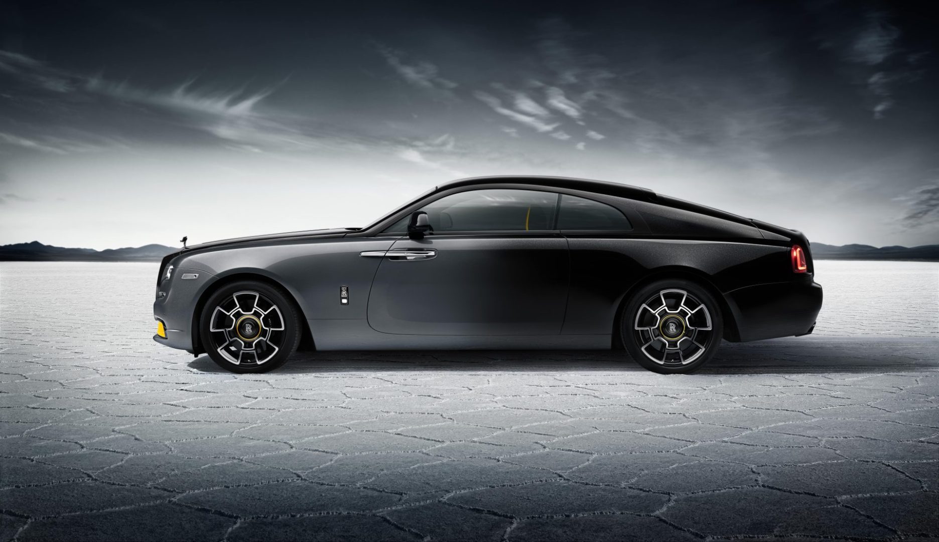 2024 RollsRoyce Spectre EV Debuts Flaunting Opulence And 260 Miles Of  Range