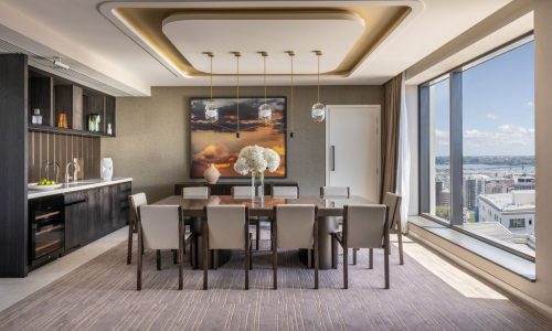 M2now.com - The Art of Hosting in the Chairman Suite