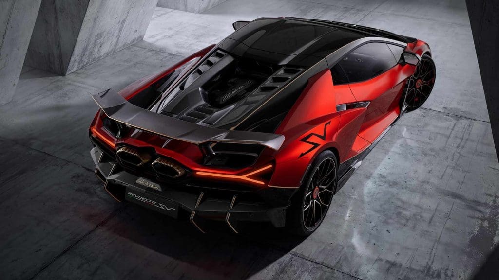 Lamborghini Revuelto SV is here to party